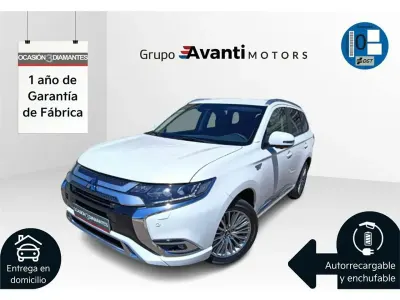 Käytetty Mitsubishi Outlander P-HEV 224 HP (164 kW) 2019 Valkoinen Katumaasturi