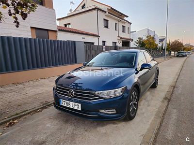 Azul Usado 2021 VW Passat Executive Berlina | 18.900 € (Precio justo)