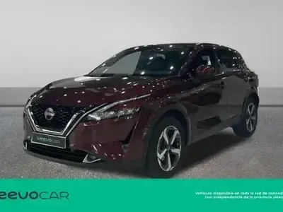 Usado Nissan Qashqai N-Connecta 158 HP (116 kW) 2023 Vermelho SUV