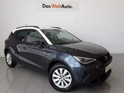 Usado Seat Arona Style 115 CV (84 kW) 2025 Gris / plata SUV