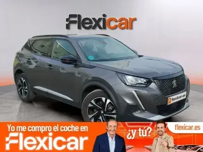 Usado Peugeot 2008 Active 130 CV (95 kW) 2023 Gris SUV