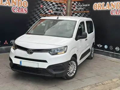Usado Toyota Proace City City 102 CV (75 kW) 2021 Blanco Monovolumen
