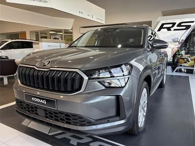 Gris graphite Nuevo 2025 Skoda Kodiaq Selection SUV | 47.392 € (Caro)