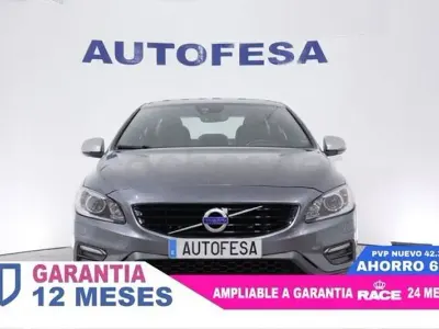 Usado Volvo S60 R-Design Momentum 150 CV (110 kW) 2016 Gris / plata Berlina