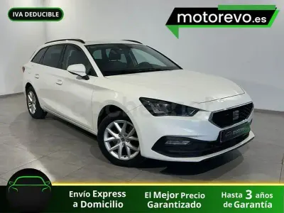 Usado Seat Leon Style 115 CV (84 kW) 2021 Blanco Familiar