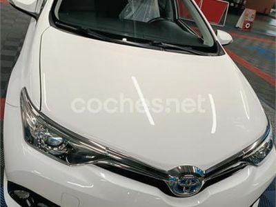 Toyota Auris Hybrid