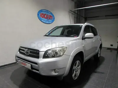 Usado Toyota RAV4 Premium 177 CV (130 kW) 2006 Gris / plata SUV