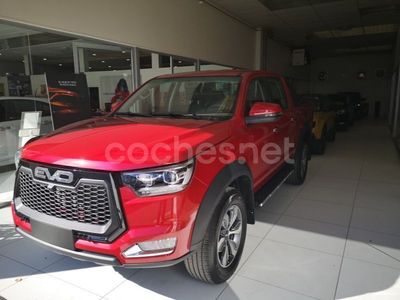Usado EVO Cross 4 136 CV (100 kW) 2023 Rojo Recogida