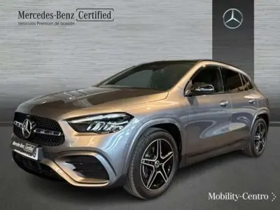 Usado Mercedes GLA200 165 CV (121 kW) 2025 Gris SUV