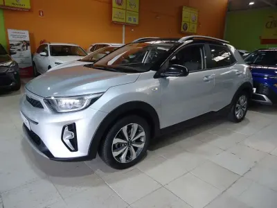 Usado Kia Stonic Plus 84 CV (61 kW) 2023 Gris / plata SUV