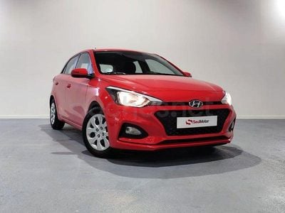 Usado Hyundai i20 75 CV (55 kW) 2019 Rojo Berlina