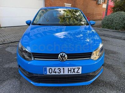 Usado VW Polo Advance 75 CV (55 kW) 2014 Azul Berlina