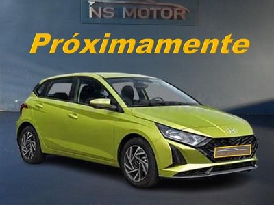 Usado Hyundai i20 100 CV (73 kW) 2024 Verde Utilitario