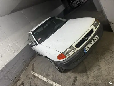 Usado Opel Astra 68 CV (50 kW) 1994 Blanco Familiar