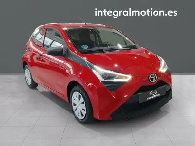 Occasion Toyota Aygo X-play 72 PK (52 kW) 2022 Rood Hatchback