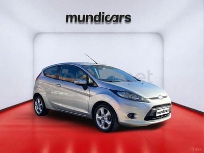 Usado Ford Fiesta Ambiente 68 CV (50 kW) 2009 Gris / plata Utilitario
