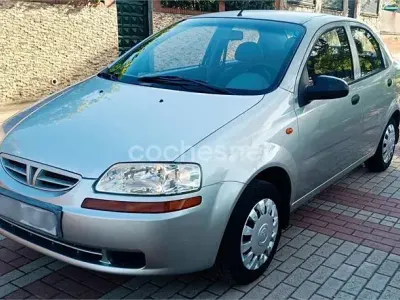 Usado Chevrolet Kalos SE 83 CV (61 kW) 2005 Gris / plata Berlina