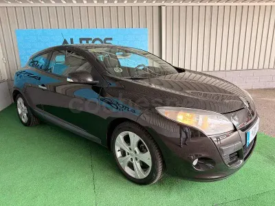 Usado Renault Mégane III Dynamique 110 CV (80 kW) 2010 Negro Berlina