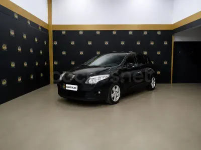 Usado Renault Mégane Dynamique 110 CV (80 kW) 2009 Negro Berlina
