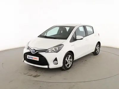 Usado Toyota Yaris Active 101 CV (74 kW) 2016 Blanco Utilitario