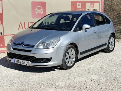 Usado Citroën C4 VTR Sport 110 CV (80 kW) 2006 Gris / plata Berlina