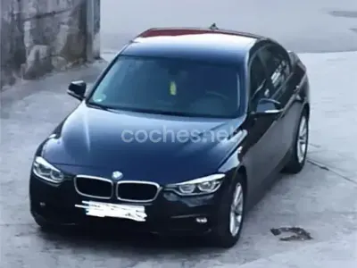 Usado BMW 318 150 CV (110 kW) 2017 Azul Berlina