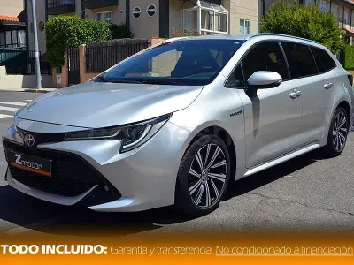 Usado Toyota Corolla Sport 122 CV (89 kW) 2021 Gris / plata Familiar