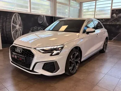 Usado Audi A3 S-Line 204 CV (150 kW) 2024 Blanco Berlina