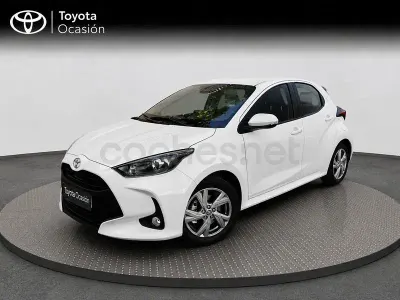 Usado Toyota Yaris Hybrid Active 116 CV (85 kW) 2025 Blanco Berlina