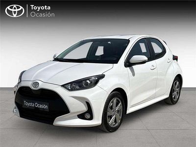 Käytetty Toyota Yaris Hybrid Active 116 HP (85 kW) 2025 Tila-auto