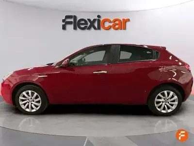 Usado Alfa Romeo Giulietta 120 CV (88 kW) 2017 Rojo Utilitario