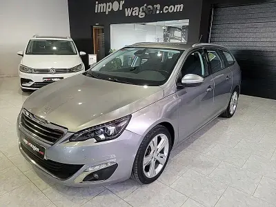 Usado Peugeot 308 SW Style 120 CV (88 kW) 2017 Gris / plata Familiar