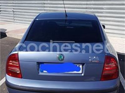 Azul Usado 2003 Skoda Superb Classic Berlina | 4500 €