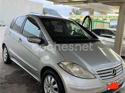 Usado Mercedes A180 Elegance 109 CV (80 kW) 2006 Gris / plata Monovolumen