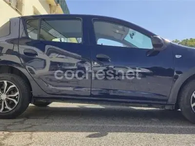 Usado Dacia Sandero Base 73 CV (53 kW) 2017 Azul Berlina