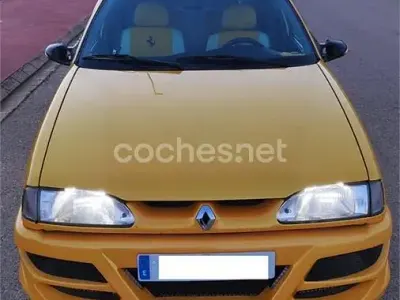 Usado Renault R9 95 CV (69 kW) 1995 Amarillo Berlina