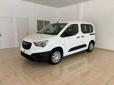 Usado Opel Combo Life Edition 102 CV (75 kW) 2021 Blanco Monovolumen