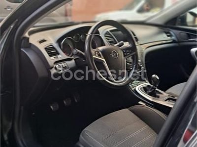 Usado Opel Insignia Sport 130 CV (95 kW) 2011 Negro Familiar