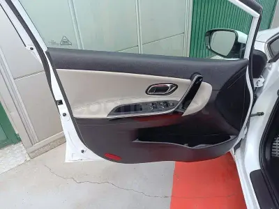 Usado Kia Ceed 100 CV (73 kW) 2018 Blanco Utilitario