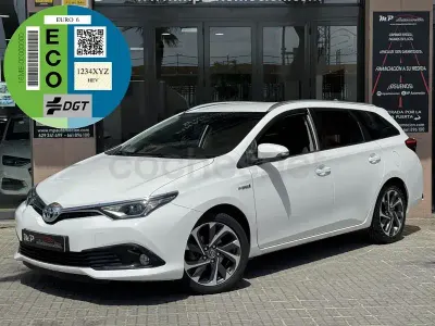 Käytetty Toyota Auris Hybrid 136 HP (100 kW) 2016 Valkoinen Farmari