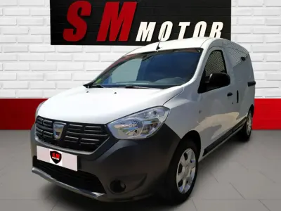 Usado Dacia Dokker Essentiel 95 CV (69 kW) 2021 Blanco Monovolumen