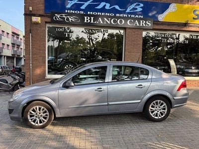 Usado Opel Astra Energy 115 CV (84 kW) 2009 Gris / plata Berlina