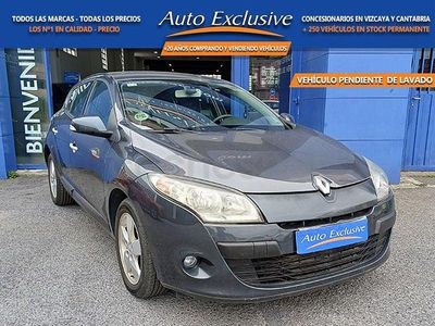 Usado Renault Mégane Dynamique 110 CV (80 kW) 2011 Gris / plata Berlina