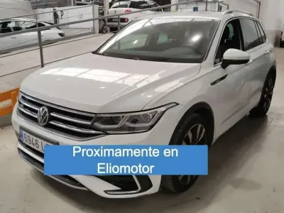 Używany VW Tiguan R-line 200 KM (147 kW) 2021 Biały SUV