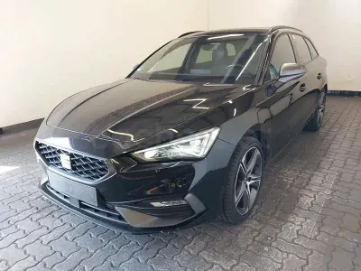 Usado Seat Leon FR 150 CV (110 kW) 2022 Negro Familiar