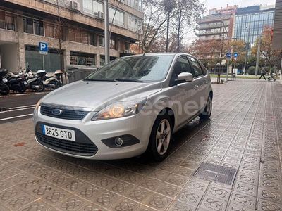 Gris / plata Usado 2010 Ford Focus Trend Berlina | 6990 € (Un poco caro)