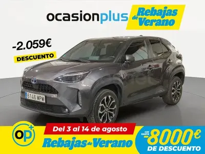 Usado Toyota Yaris Cross Active 116 CV (85 kW) 2024 Gris / plata SUV