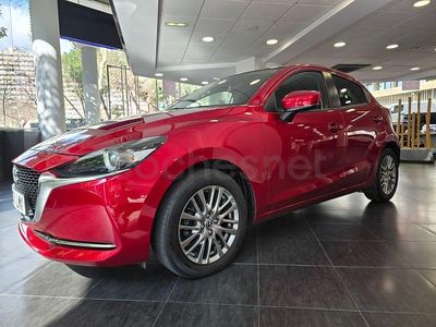 Usado Mazda 2 90 CV (66 kW) 2022 Rojo Berlina