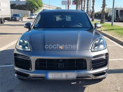 Usado Porsche Cayenne 462 CV (339 kW) 2021 Gris / plata SUV