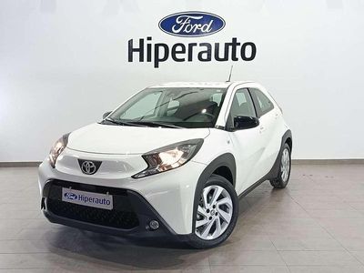 Blanco Usado 2022 Toyota Aygo Play Utilitario | 14.990 € (Un poco caro)